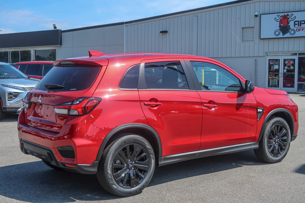 2027 Mitsubishi Outlander Sport LE