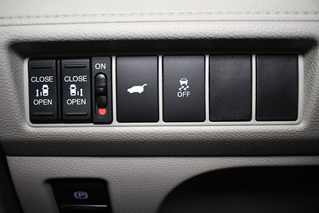 Thumbnail: 2026 Honda Odyssey - 14