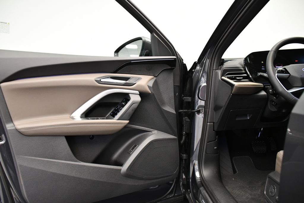 Thumbnail: 2025 Audi Q5 - 30