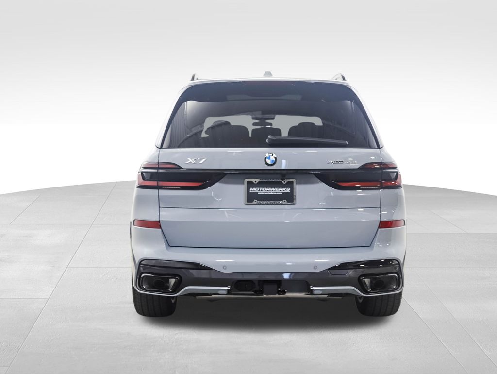 Thumbnail: 2026 BMW X7 - 5