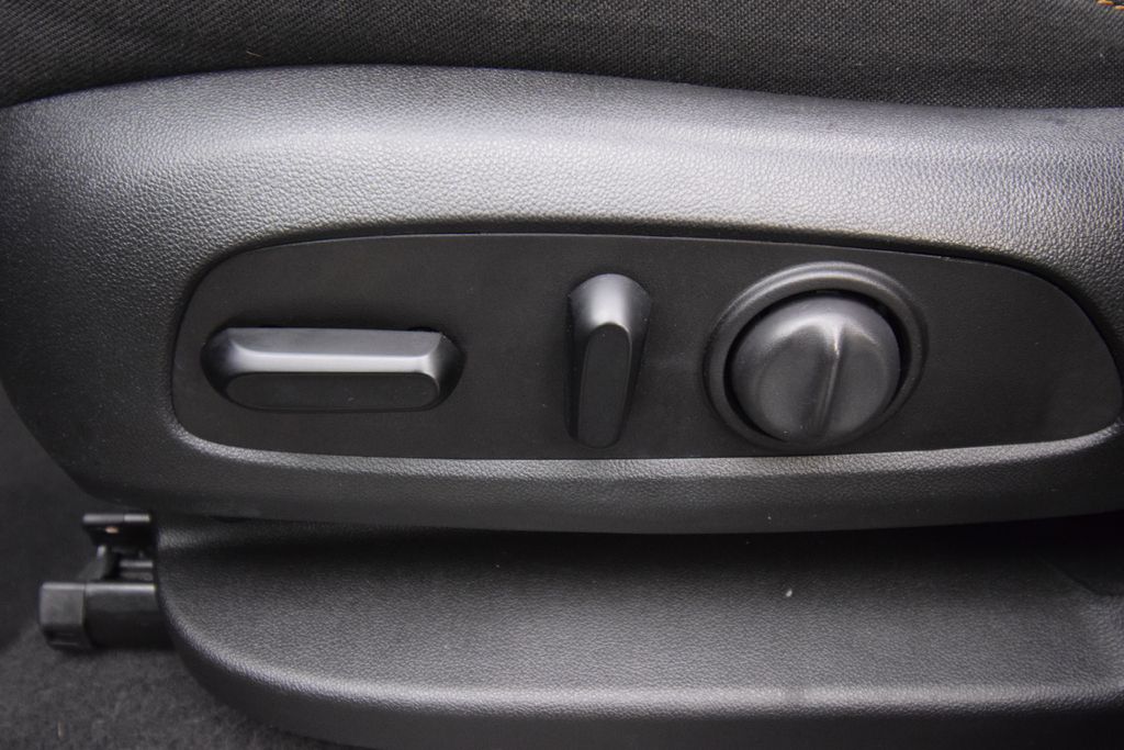 used 2021 Chevrolet Equinox car, priced at $16,400