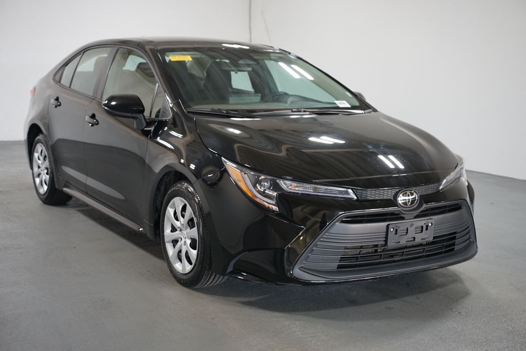 Thumbnail: 2023 Toyota Corolla - 3