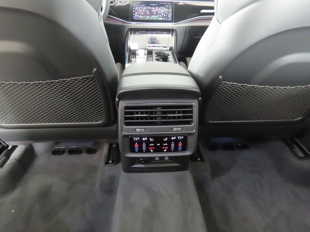 Thumbnail: 2026 Audi SQ7 - 22