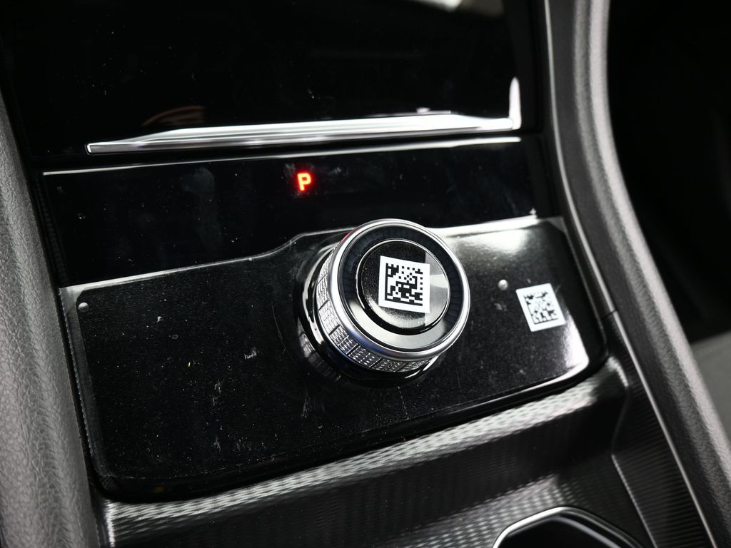 New 2026 Bright White Clearcoat Jeep Laredo image 22