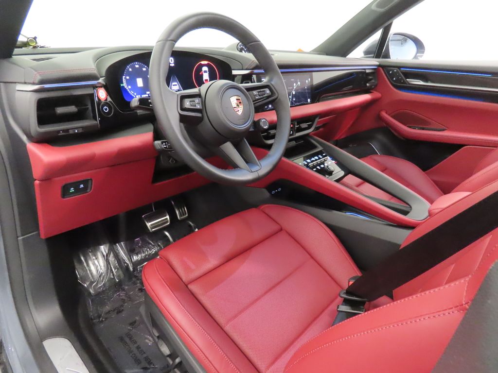 Thumbnail: 2025 Porsche Macan - 4