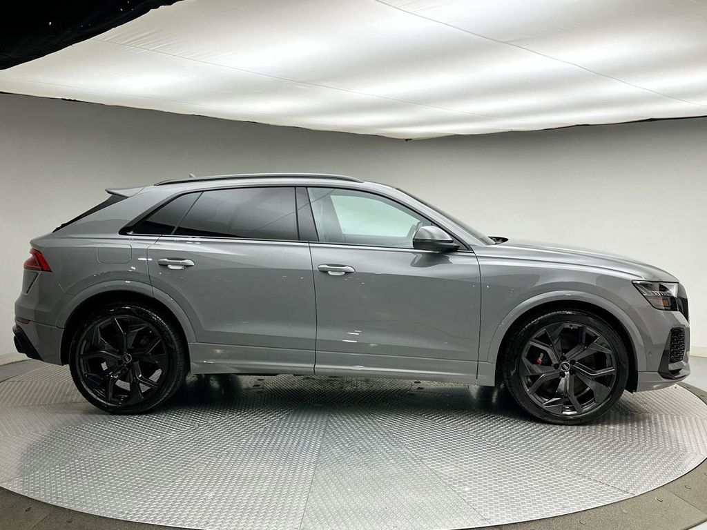 Thumbnail: 2023 Audi RS Q8 - 14
