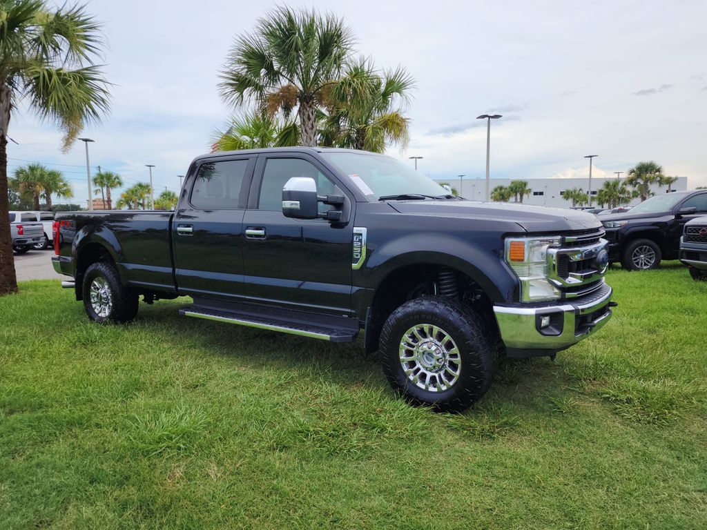 Agate Black Metallic 2022 Ford F-250 Super Duty Pickup Truck Four-Wheel Drive Automatic