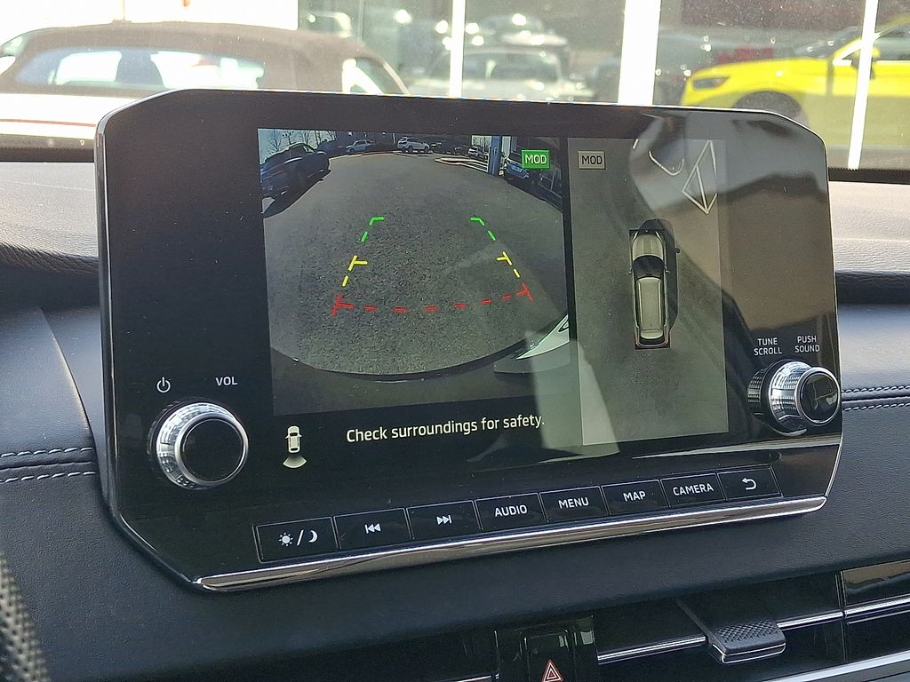 Thumbnail: 2022 Mitsubishi Outlander - 17