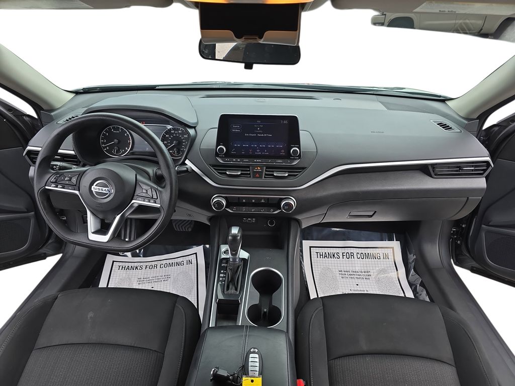2022 Gun Metallic Nissan Altima 2.5 SV FWD Sedan