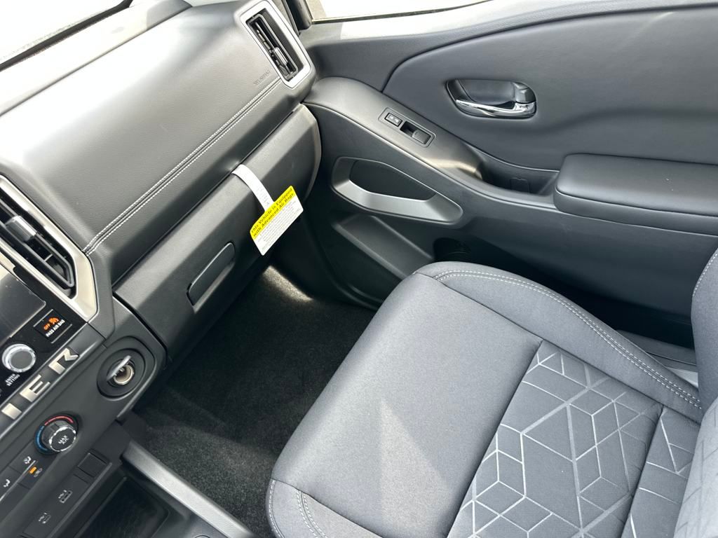 2025 Nissan Frontier SV photo