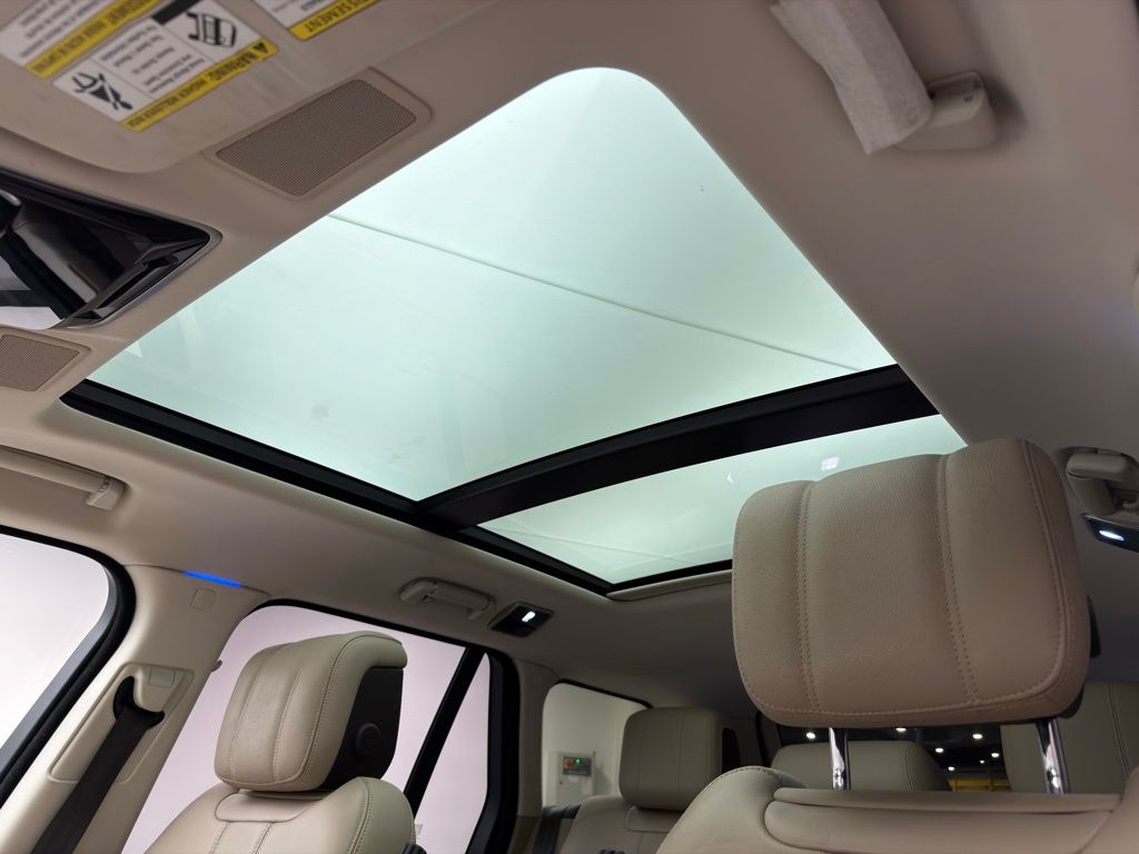 Thumbnail: 2021 Land Rover Range Rover - 11