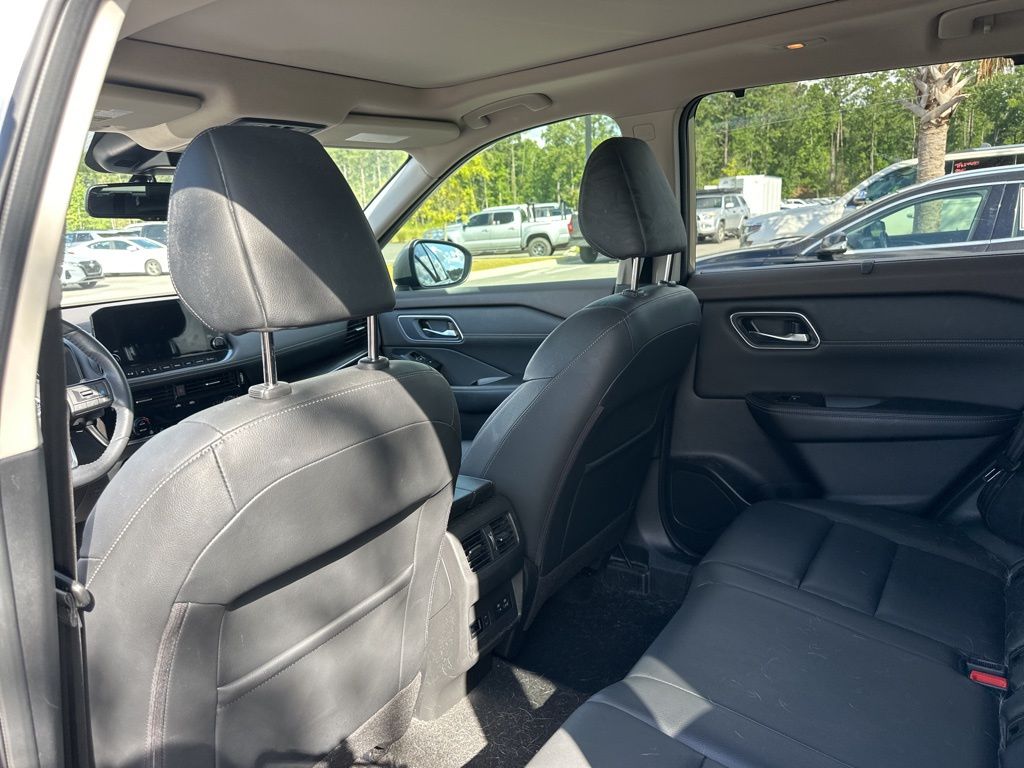 2021 Champagne Silver Metallic Nissan Rogue SL FWD SUV