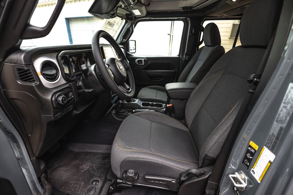 2026 Jeep Gladiator Sport S thumbnail 19