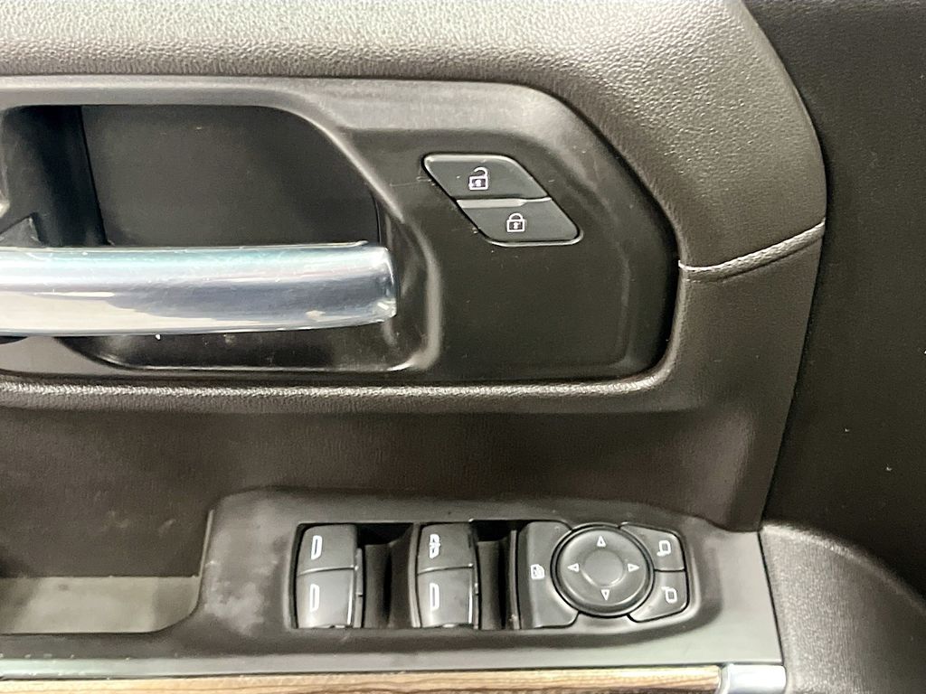 Used 2020 Summit White Chevrolet LT Trail Boss image 17