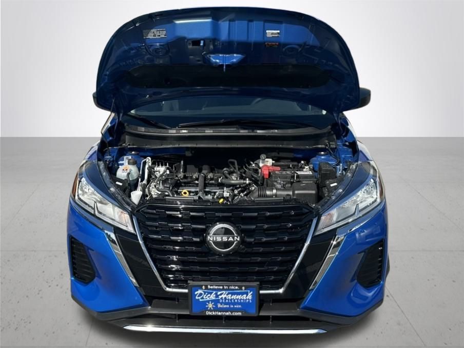 2025 Nissan Kicks Play S photo 4