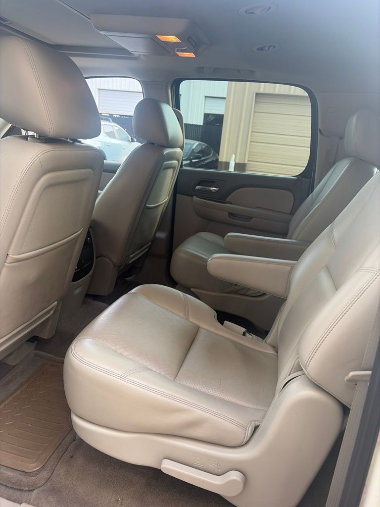 Thumbnail: 2011 Chevrolet Suburban - 9