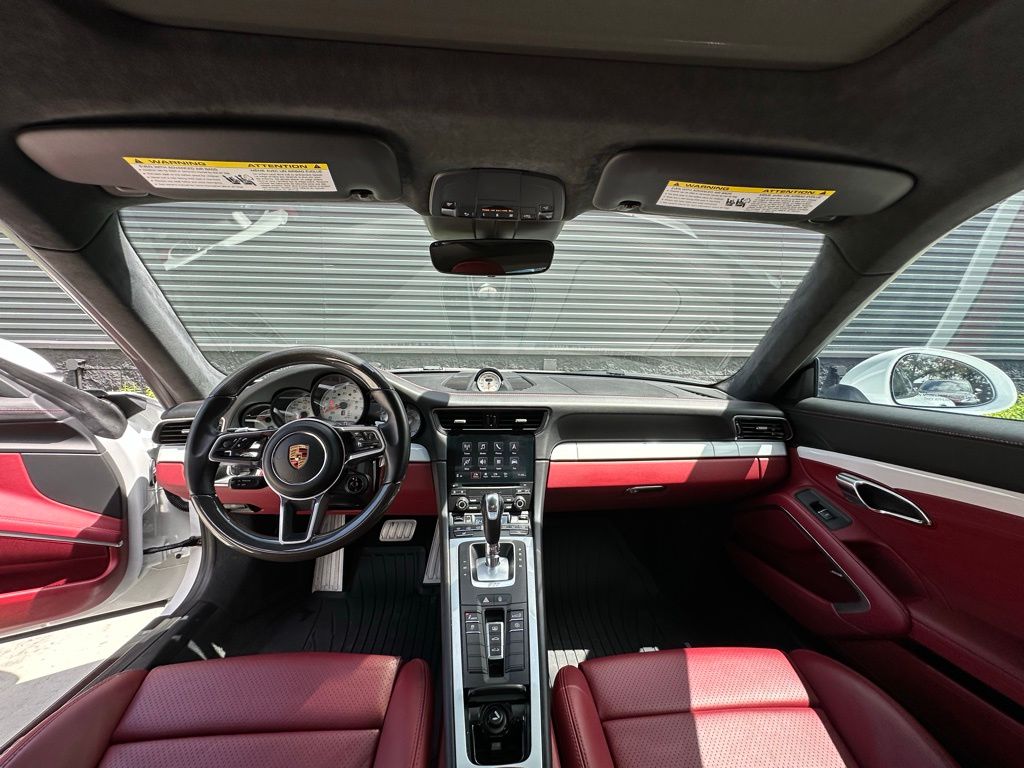 Thumbnail: 2017 Porsche 911 - 20
