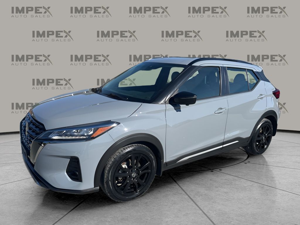 2021 Nissan Kicks SR's photo