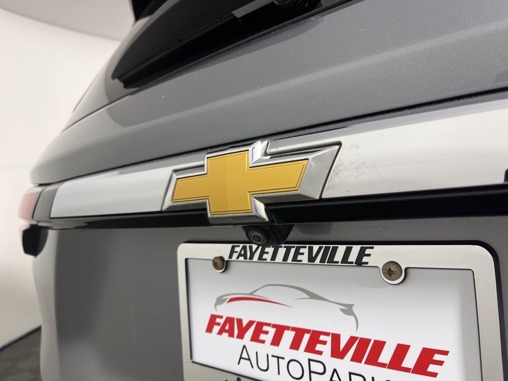 Thumbnail: 2023 Chevrolet Traverse - 13