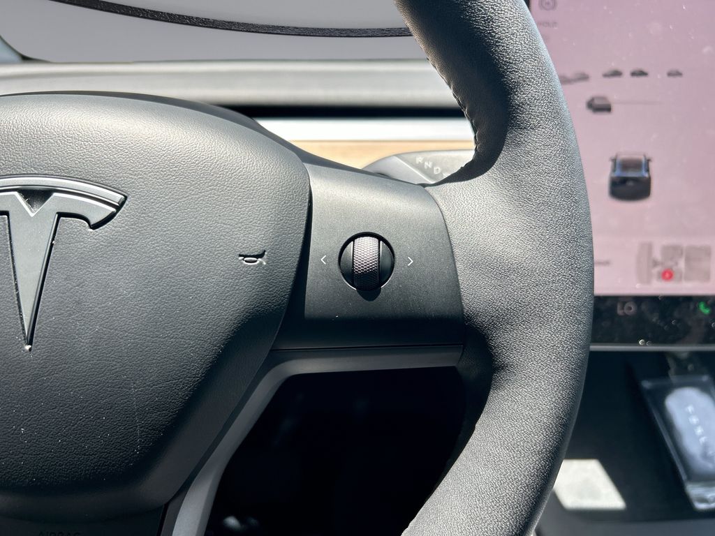 Thumbnail: 2023 Tesla Model Y - 23