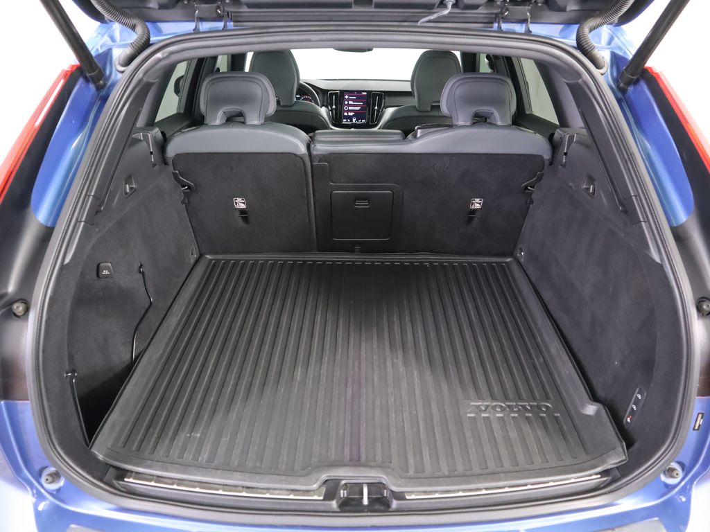 Thumbnail: 2021 Volvo XC60 - 29