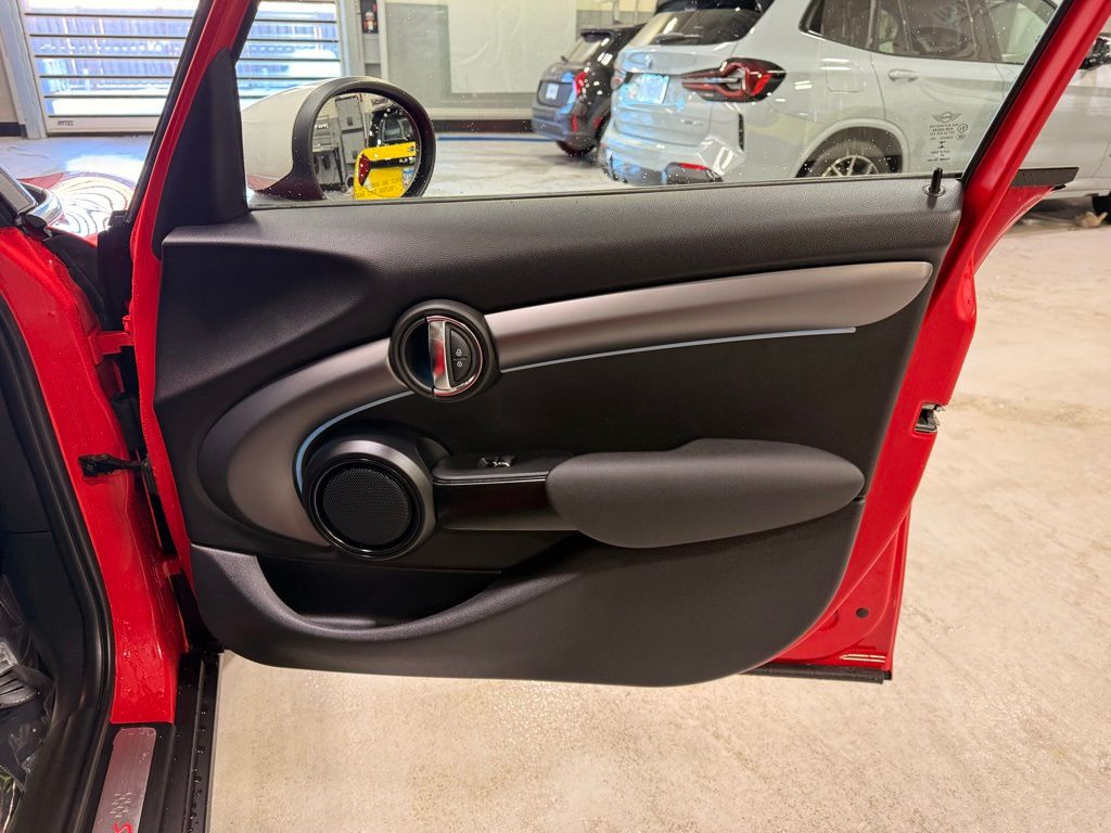 Thumbnail: 2023 MINI Cooper - 28