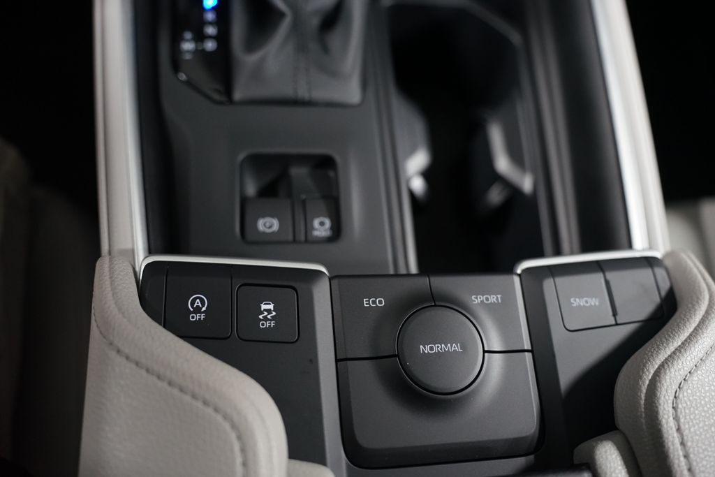 Thumbnail: 2026 Toyota Grand Highlander - 25