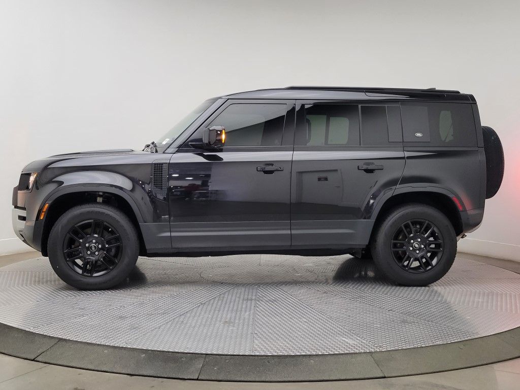 Thumbnail: 2021 Land Rover Defender - 3