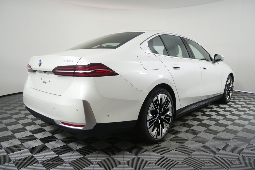 Thumbnail: 2026 BMW 5 Series - 3