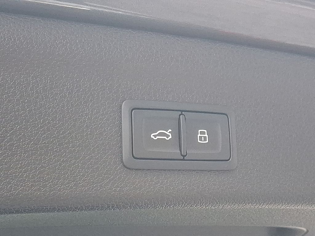 Thumbnail: 2025 Audi Q3 - 29