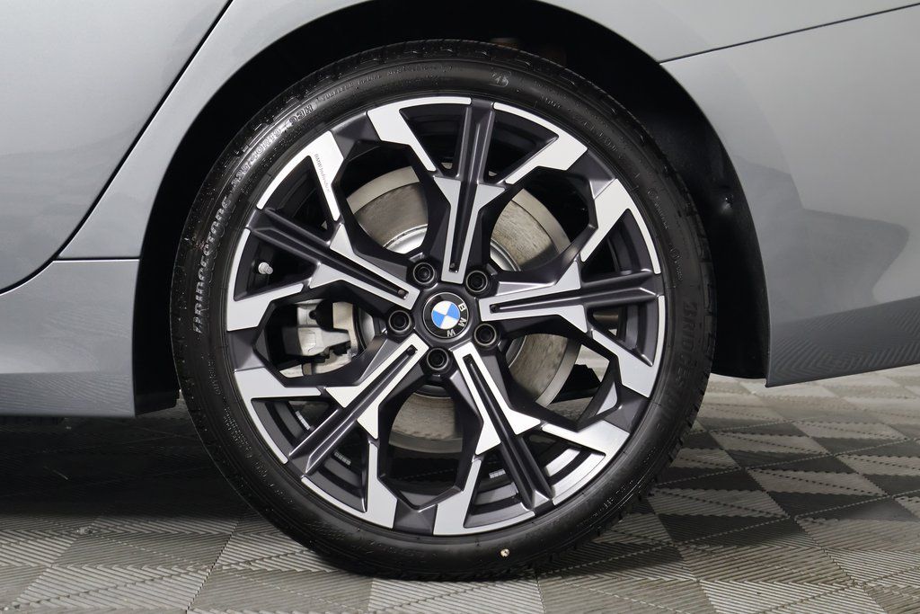 Thumbnail: 2026 BMW 3 Series - 10