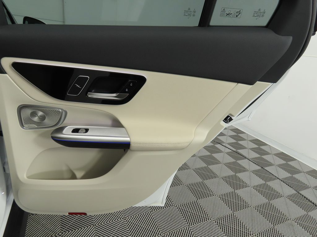 Thumbnail: 2026 Mercedes-Benz GLC - 27
