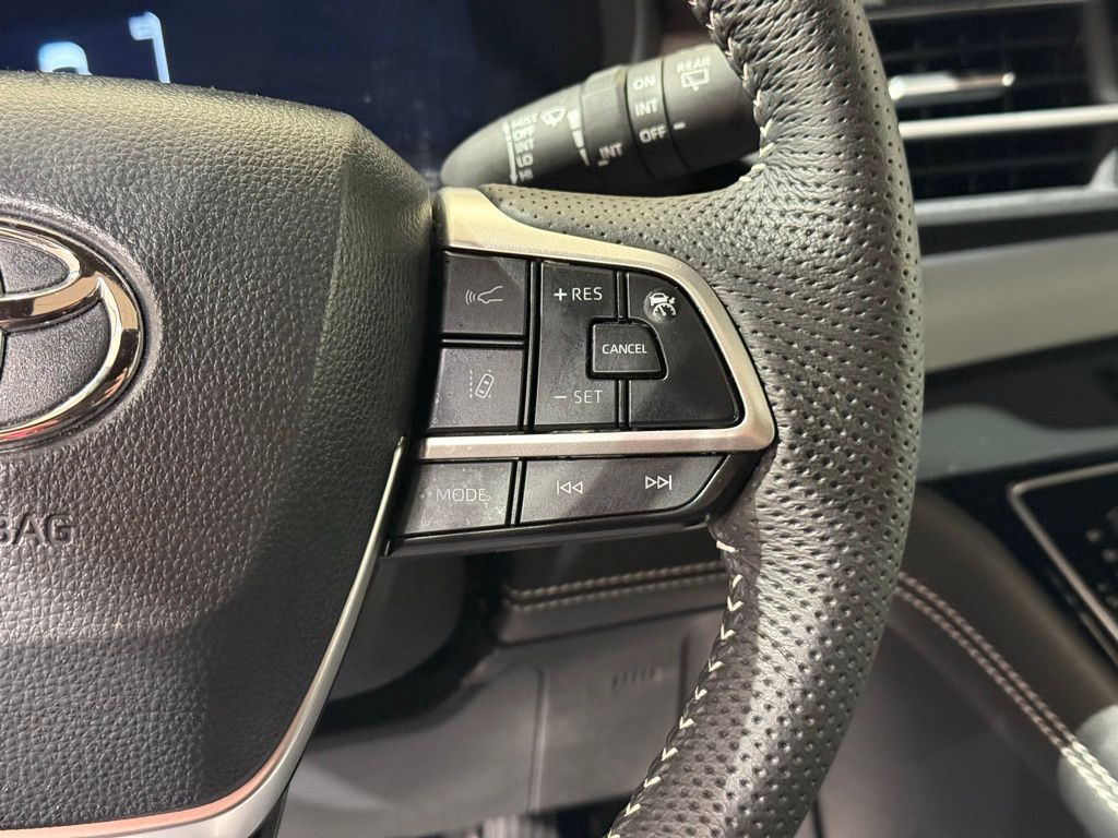 Thumbnail: 2025 Toyota Sienna - 27