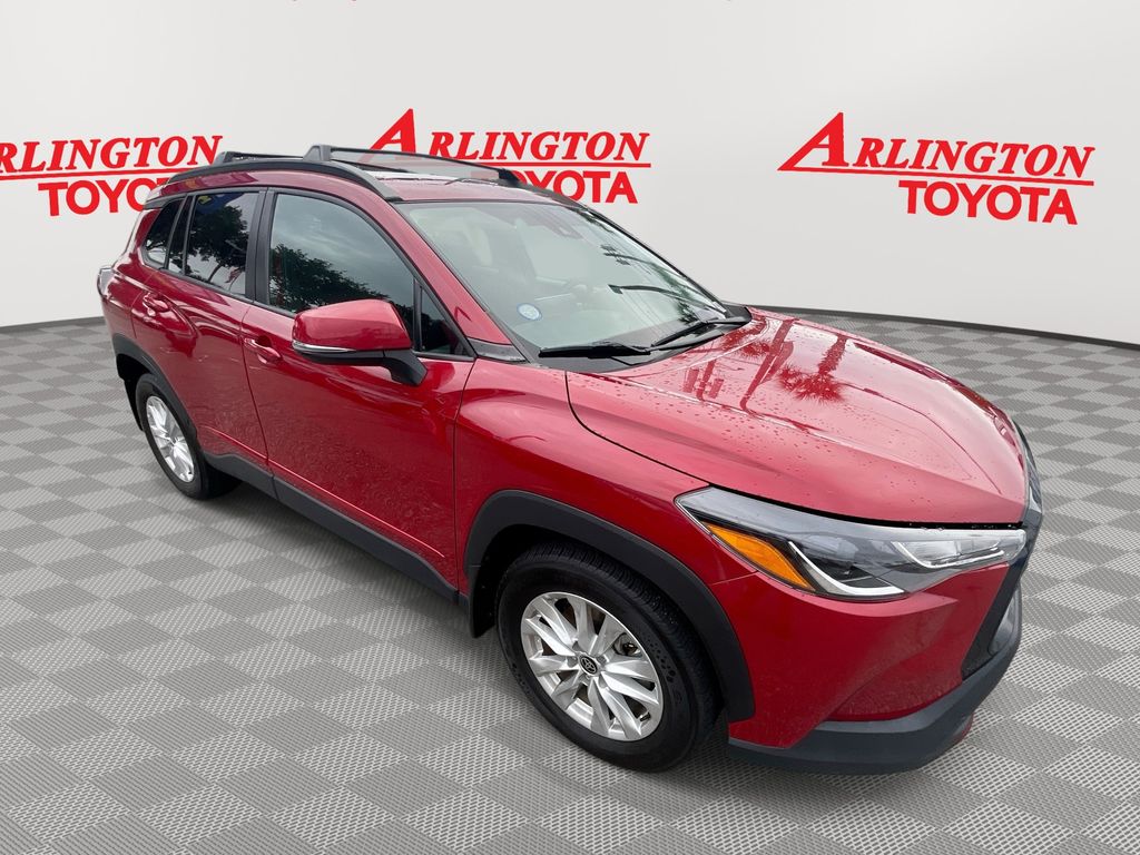 2022 Toyota Corolla Cross LE's photo