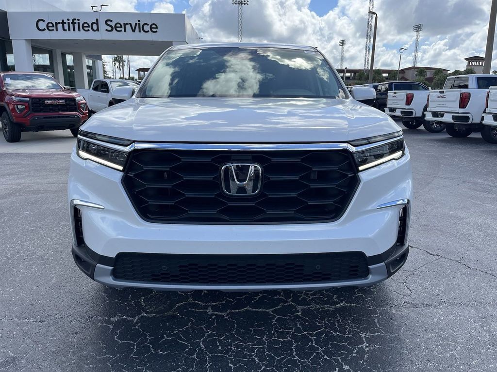 new 2025 Honda Pilot car, priced at $46,349