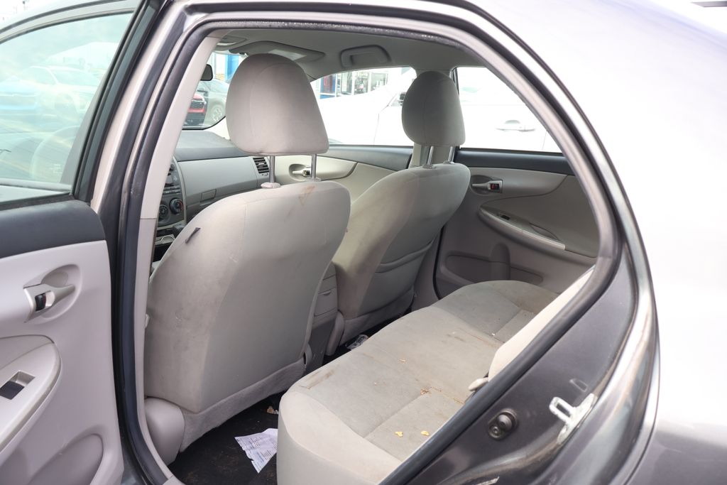 Thumbnail: 2011 Toyota Corolla - 27