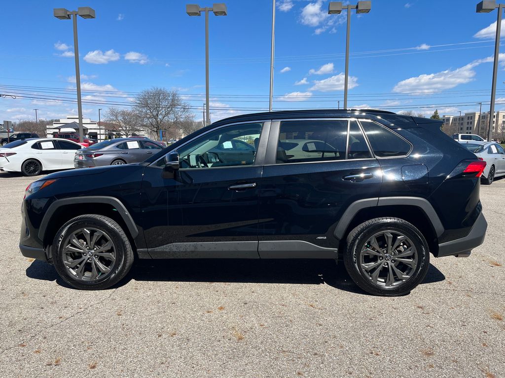 2023 Toyota RAV4 Hybrid Limited photo