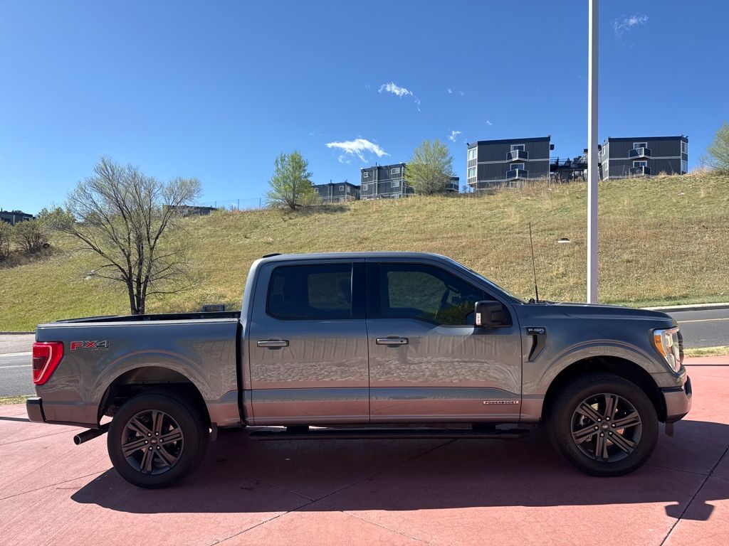 View vehicle photo 7