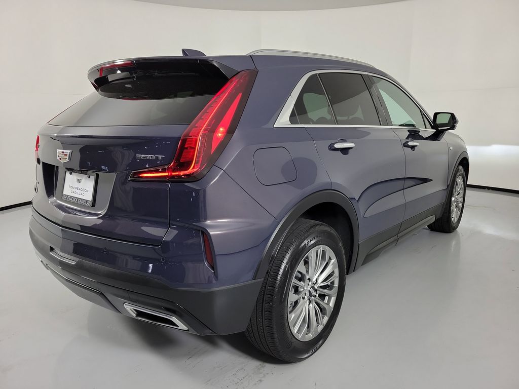 2025 Cadillac XT4 Premium Luxury - 3