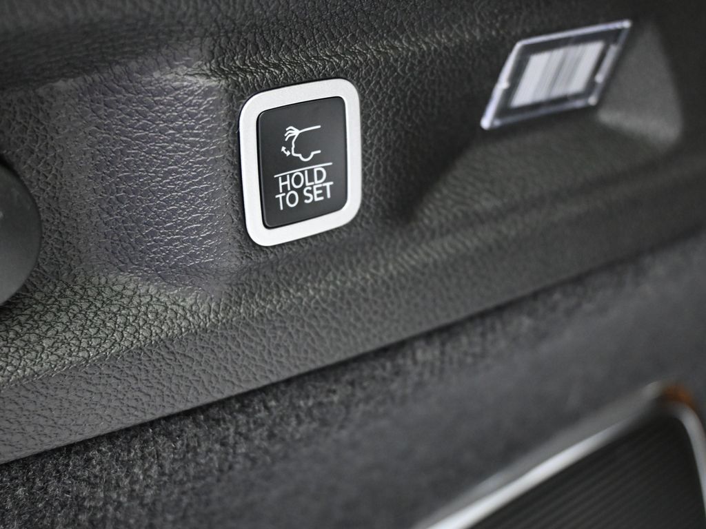 New 2025 Silver Zynith Jeep Summit image 41