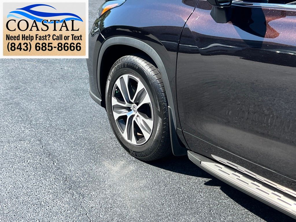 2022 Toyota Highlander XLE Brown at Davis Toyota of Orangeburg