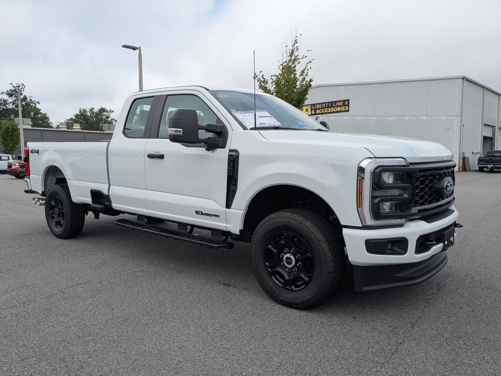 2025 Ford F-350 Super Duty XL