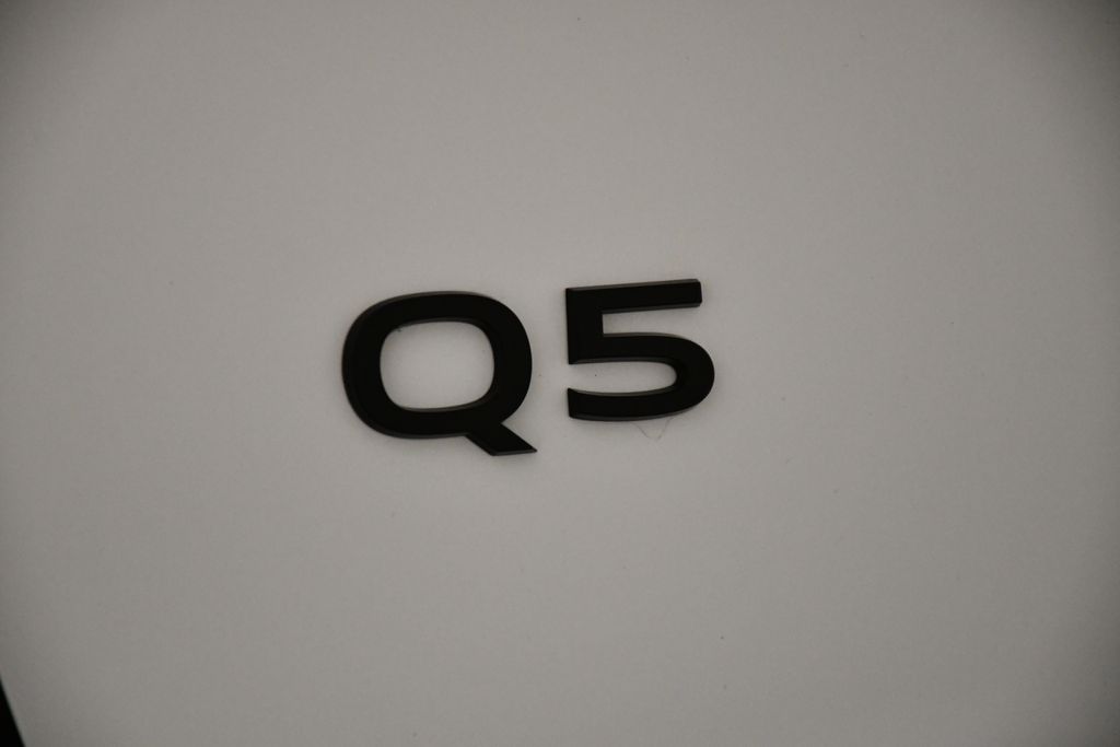 Thumbnail: 2025 Audi Q5 - 9