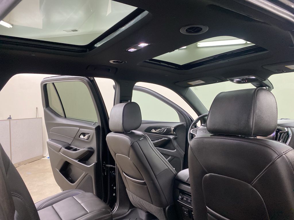 2023 Chevrolet Traverse RS photo