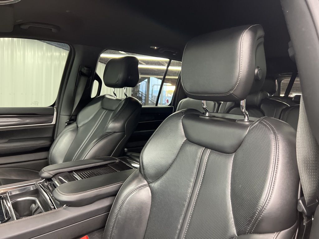 2024 Jeep Wagoneer Base Silver at River Oaks CDJR