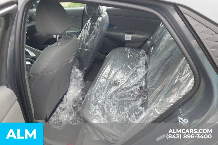 Used 2025 Gray Hyundai SEL Sport image 16