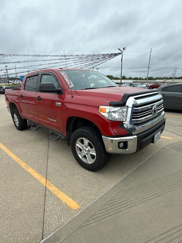 2017 Toyota Tundra SR5 CrewMax 5.7L FFV 4WD