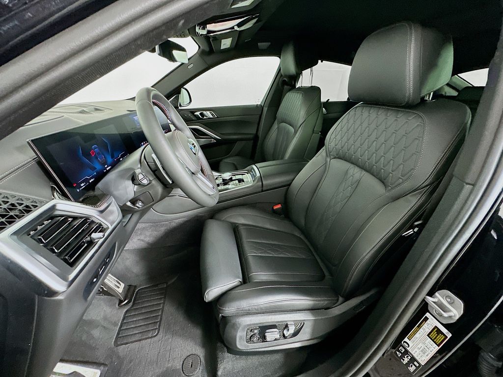 Thumbnail: 2025 BMW X6 - 21