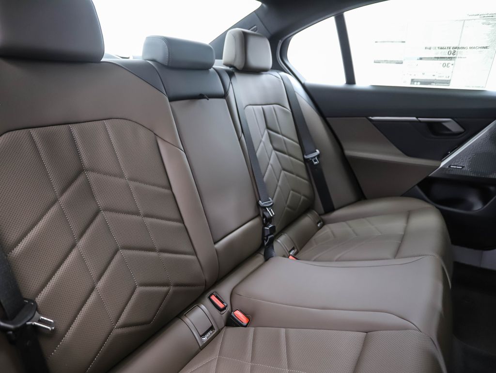 2026 BMW 5 Series 530i xDrive 27