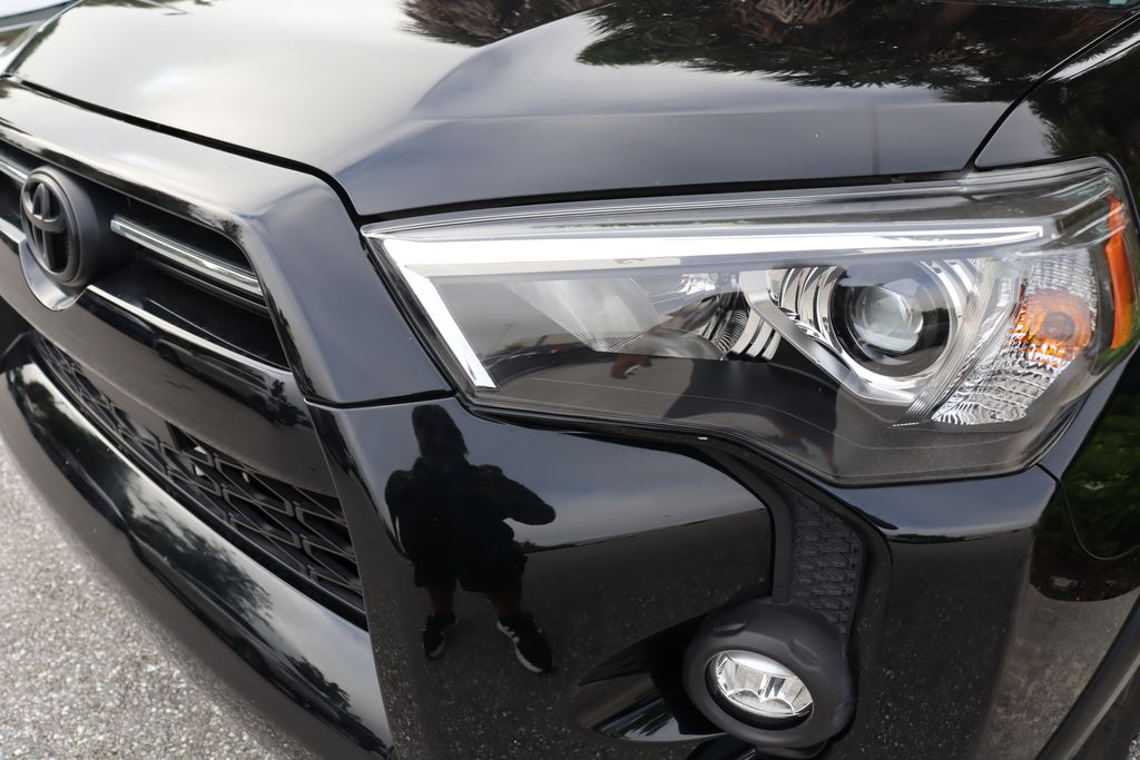 Thumbnail: 2022 Toyota 4Runner - 3